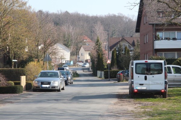 Mehr als 200 Meter lang ist die Waldenburger Straße, die ausgebaut werden soll. - © Cordula Gröne
