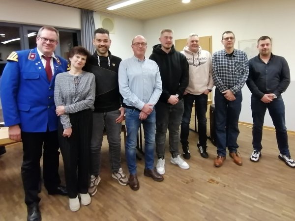 Michael Kuhlemann, Sabine Köller, Philipp Hartmann, Dirk
Brinkmeier, Robin Kuhlmann, Dietmar Krüger, Oliver Felscher, Björn Topp stehen an der Spitze des Zieglerverein Bega. - © Zieglerverein Bega