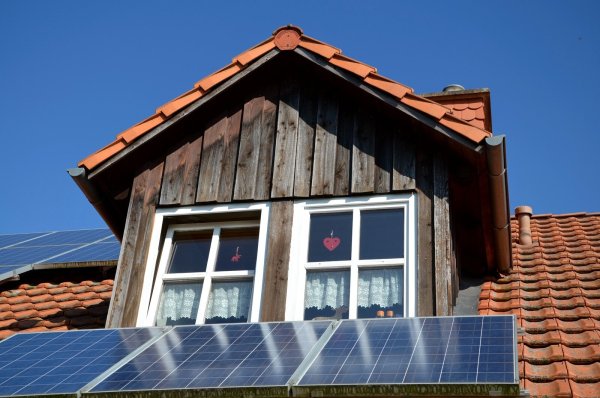 Mehr als 18 Prozent mehr PV-Leistung ist laut Grünen die Bilanz des Zubaus des ersten Halbjahrs 2023 auf Lemgoer Stadtgebiet. - © Pixabay