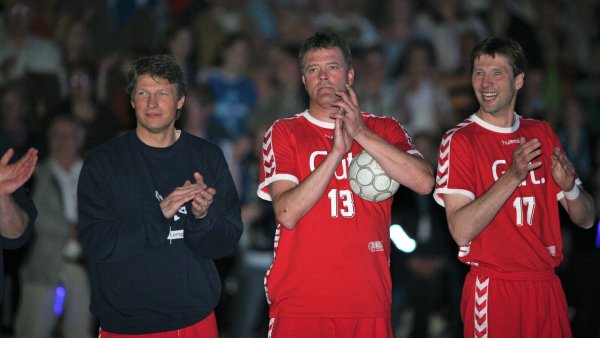 Sein letztes Spiel in der Lipperlandhalle bestritt Jörg Krewinkel (links) am 4. Juni 2006 an der Seite von Sigurdur Sveinsson und Cord Manhenke zu Ehren von Volker Zerbe. - © Jörg Hagemann