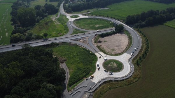Der letzte Abschnitt der Ostwestfalenstraße (L712n) zwischen Bextener (L805) und Oerlinghauser Straße (L751) wird umgebaut. (Stand August 2024) - © Nicole Ellerbrake