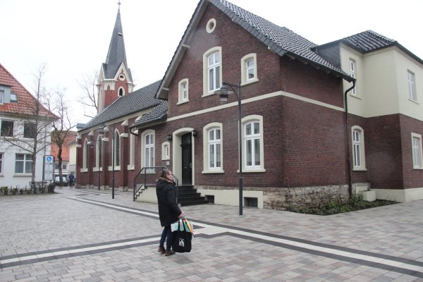 Das Bürgerhaus in Lage. - © Kirsten Fuhrmann
