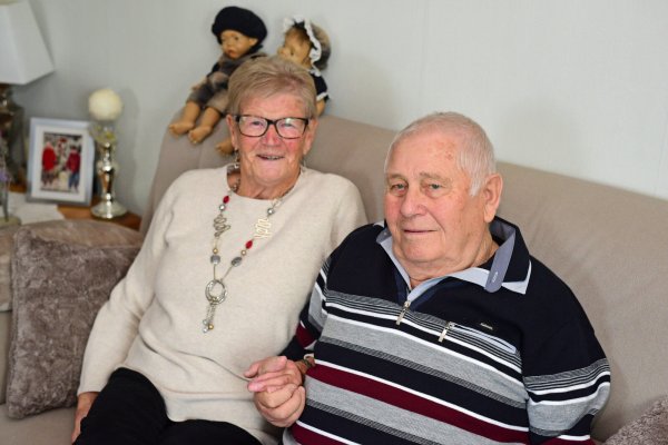 Gisela und Harry Ellhoff haben vor 65 Jahren geheiratet. - © Nicole Ellerbrake