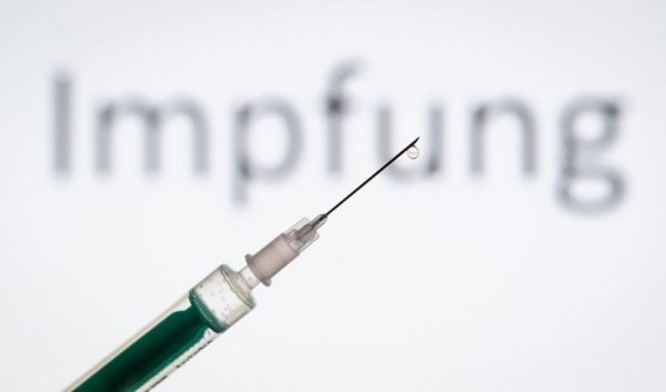 Impfung gegen Covid-19. - © Friso Gentsch/dpa