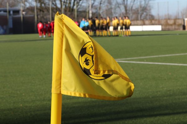 Abwarten heißt es, wie es im lippischen Fußball weitergeht. Allerdings sind sich die Vereine in Westfalen einig und sind für einen Abbruch. - © Oliver König