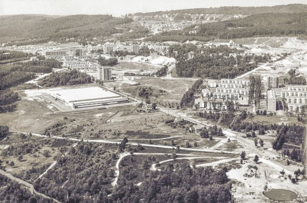 Ein Blick auf die Südstadt. Ende der 1950er-Jahre fasste der Stadtrat wichtige Beschlüsse, um der Wohnungsnot in Oerlinghausen zu begegnen. - © Horst Biere