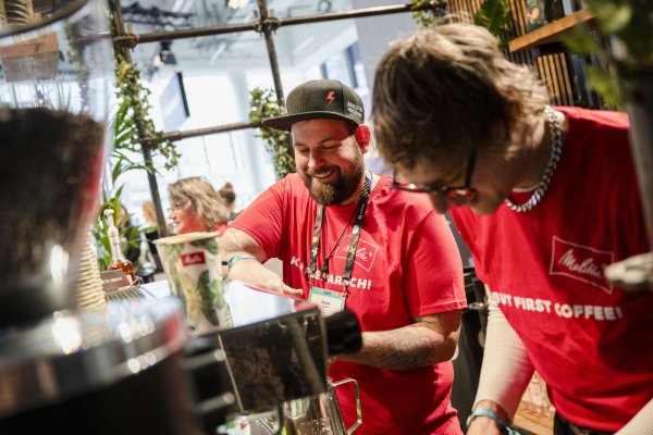Melitta versorgt bei Festivals die Besucher mit Kaffee. Eine aktuelle Studie zeigt, dass dabei auch die Mitarbeiter zufrieden sind. - © Melitta