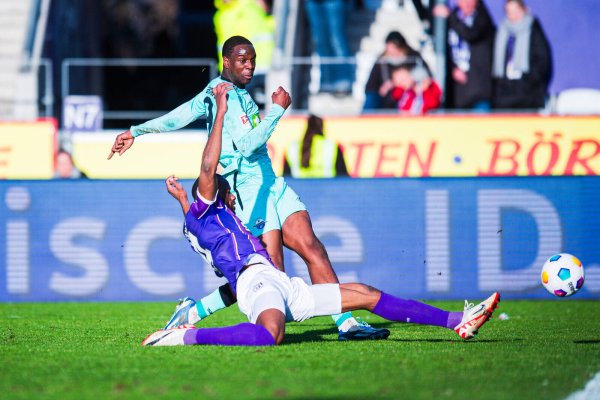 SCP-Stürmer Ilyas Ansah, hier im Duell mit Osnabrücks Oumar Diakhite, hat gegen Kiel gute Chancen auf einen Startelf-Einsatz. - © IMAGO/Noah Wedel