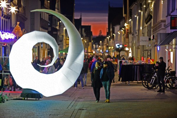 Zu später Stunde: Moonlight-Shopping in Lemgo. - © Nicole Ellerbrake