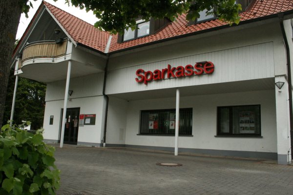 Bald öffnet die Sparkassen-Filiale in Alverdissen wieder. Foto: Sylvia Frevert - © Sylvia Frevert