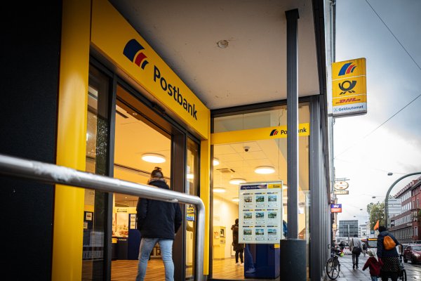 Viele Postbank-Filialen in OWL haben am Mittwoch zu. Die Filiale an der Herforderstraße in Bielefeld bleibt jedoch geöffnet. - © Mike-Dennis Mller / www.mdm.photo