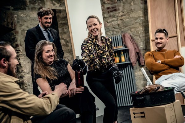 Emanuel Weber, Ewa Noack, Hartmut Jonas , Alexandra Riemann und Johannes Rebers in „Ein Teil der Gans“. - © Marc Lontzek/ Landestheater Detmold