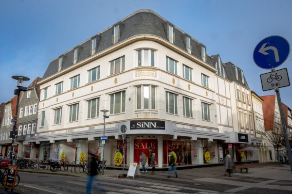 Das Hansahaus in der Langen Straße steht zum Verkauf. - © Raphael Bartling