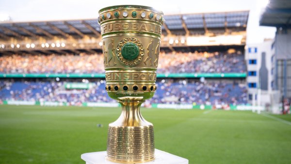 Der DFB-Pokal ist für die 32 noch im Wettbewerb verbliebenen Klubs das Objekt der Begierde. - © Teresa. Kroeger