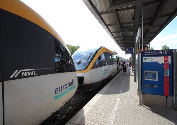 Bahnfahrgäste in Lippe beschweren sich seit langem über häufige Zugausfälle und Verspätungen. - © Jens Rademacher/Symbolbild