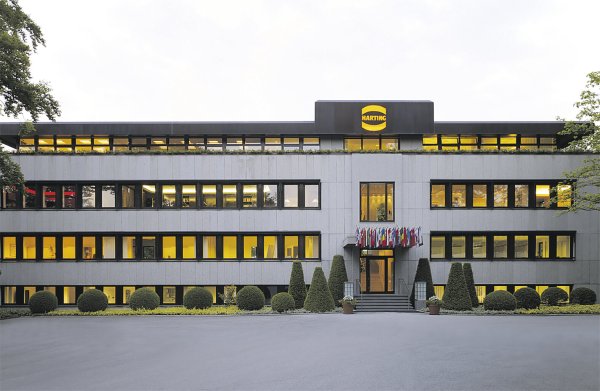 Von der Firmenzentrale in Espelkamp aus lenkt die Harting-Gruppe ihre weltweiten Geschäfte. - © Uwe Spoering/Harting