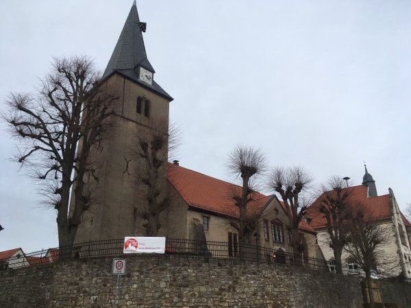 Die evangelisch-reformierte Kirchengemeinde bekommt finanzielle Unterstützung vom Bund bei der Sanierung der Kirche in Barntrup. - © LZ-Archiv