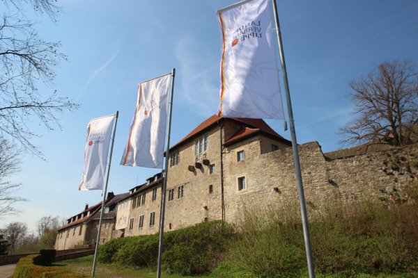 Die SPD feiert am 11. Mai 2024 auf der Burg Sternberg den 75. Jahrestag der Verabschiedung des Grundgesetzes. - © Jens Rademacher/Archivfoto