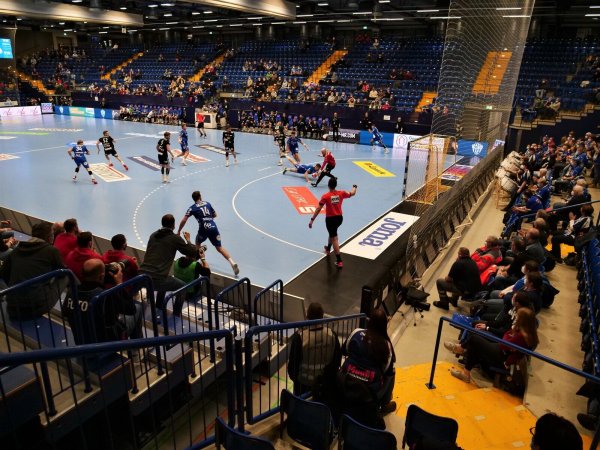 Endlich wird wieder mehr los sein in der Phoenix-Contact-Arena. Zum DHB-Pokal-Viertelfinale am Sonntag sind laut der neuen Corona-Schutzverordnung 3000 Zuschauer möglich. - © Jörg Hagemann