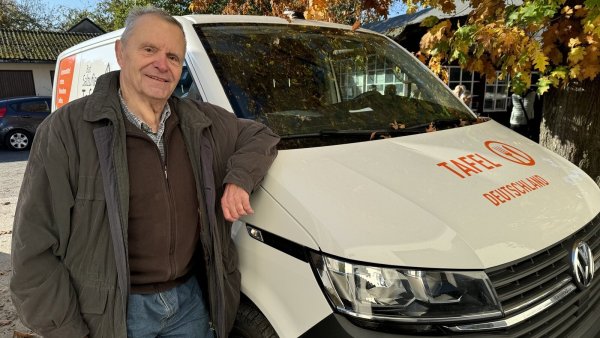 Seit gut 17 Jahren engagiert sich Heinrich Borghoff für die Tafel Bad Salzuflen. - © Sven Kienscherf