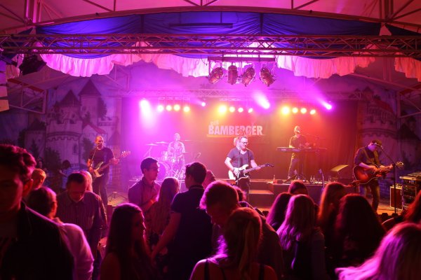 Kussler Ball mit den Bambergern. - © Alina Hetland