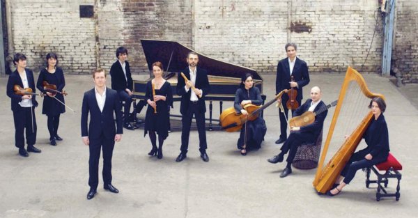 Mit Les Musiciens de Saint-Julien unter der Leitung des Flötisten François Lazarevitch geht es beim Hecken-Festival musikalisch nach Schottland. - © JB MILLOT