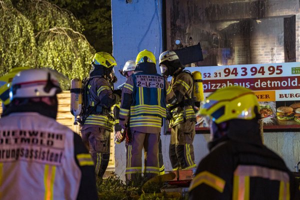 Ein Feuer hat in der Nacht zu Freitag in einer Pizzeria nahe der Detmolder Innenstadt gewütet. - © Freitag-TV