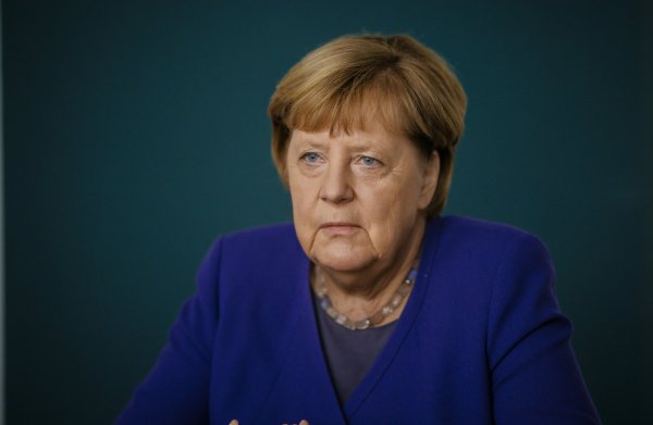 Angela Merkel: Die frühere Bundeskanzlerin verteidigt ihr Verhalten gegenüber Russland. - © photothek.de