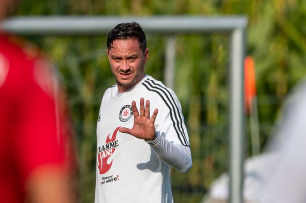 Neuerdings im Trikot des TuS Lockhausen: Ex-Profi Christian Müller. - © Egon Penner