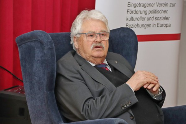 Wohl kaum jemand kennt die EU so gut wie der CDU-Politiker Elmar Brok. - © Knut Dinter