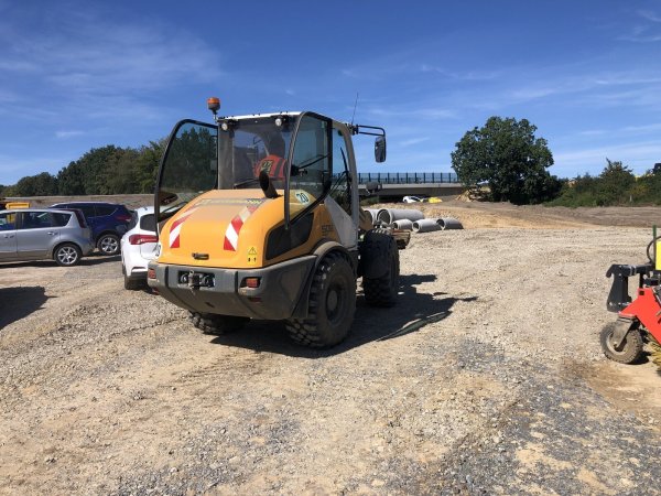 Die Arbeiten an dem neuen Brückenbauwerk in Höhe der Oerlinghauser Straße laufen wieder auf Hochtouren. Aktuell werden die Rampen zu den geplanten Kreiseln und neue Wege für Fußgänger und Radfahrer vorbereitet. - © Sven Kienscherf