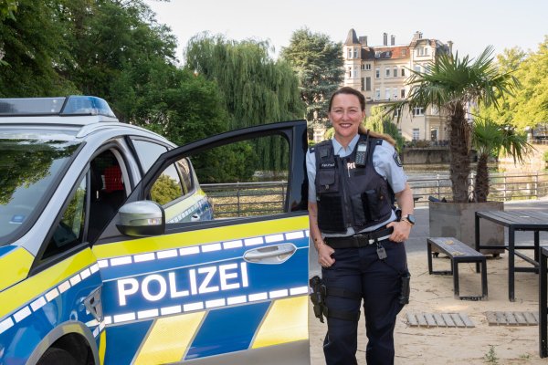 Roxana Keil-Preuß ist neue Kontaktbeamtin für Menschen in der Detmolder Innenstadt. - © Polizei Lippe