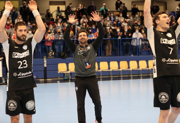 Tim Suton (von links), Florian Kehrmann und Isaías Guardiola haben Spaß am Europapokal. - © paul cohen