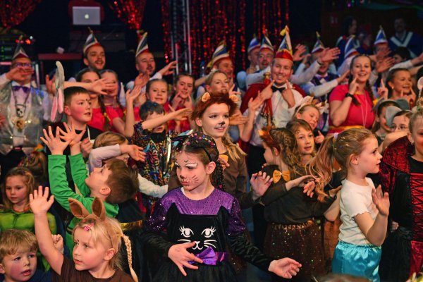 Beim Mitmachtanz sind alle dabei - © Nicole Ellerbrake