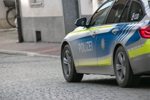 Einbrecher haben wertvolles Werkzeug aus einer Fußballhalle gestohlen. - © Janet König