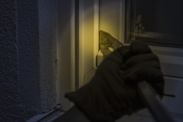 Durch ein Fenster sind Einbrecher in ein Haus in der Dresdener Straße eingestiegen. - © Symbolfoto: Pixabay