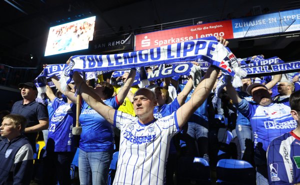 Die Fans des TBV stehen hinter ihrer Mannschaft, machen sich aber Sorgen. - © Paul Cohen