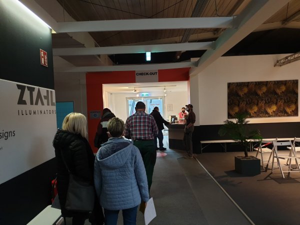 Das Impfzentrum im Messezentrum Bad Salzuflen läuft bereits. - © Dr. Heinrich Dannenberg