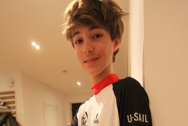 Fliegt im Dezember zur Segel-WM nach Argentinien: Der 13-jährige Herforder Paul Fiete Hickstein. - © Privat