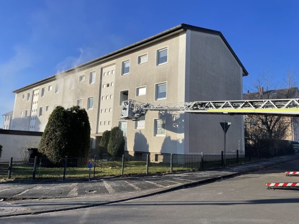 Im Keller eines Wohnhauses in der Mozartstraße ist am Mittwochmorgen ein Feuer ausgebrochen. - © Freiwillige Feuerwehr Lage