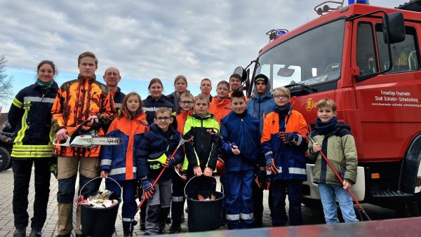 Die Jugendfeuerwehr Lothe ist vom Energieversorger Westenergie für die Auszeichnung "Klimaschutzheld 2024" nominiert worden. - © Freiwillige Feuerwehr Schieder-Schwalenberg