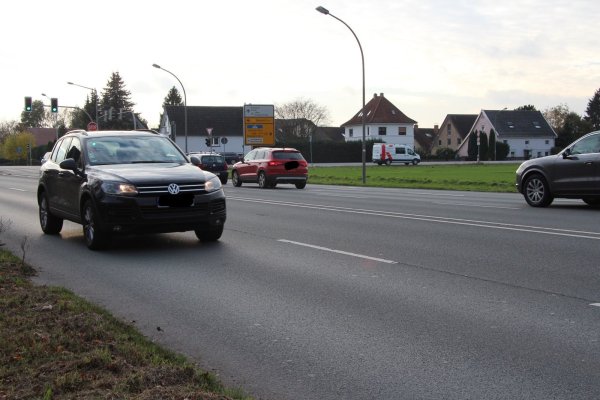 Die Bundesstraße 239 zwischen Detmold und Lage erhält in Kürze eine neue Oberfläche. Betroffen sind ein Stück des Nordrings (vorne) und die Lagesche Straße (hinten). - © Jana Beckmann