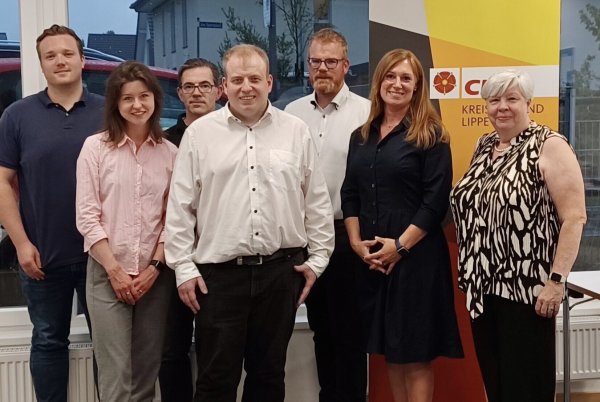 (von links) Michael Ruttner, Laura Lütt, André Schielmann, Marc Meierkord, Friso Veldink, Kathryn Landwehrmeyer, Brigitte Herrmann - © KVP Lippe