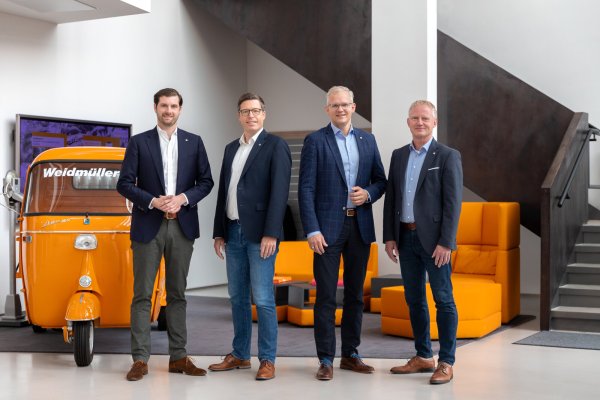 Der neu formierte Weidmüller-Vorstand (von links): Dr. Christian von Toll (CSO), Dr. Timo Berger (CTO), Dr. Sebastian Durst (CEO) und André Sombecki (CFO). - © Weidmüller