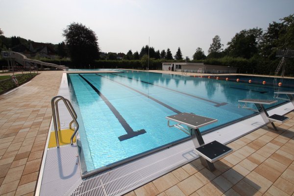 Der Eintritt in das Dörentruper Freibad soll ab dieser Saison teurer werden. - © Archivfoto: Jens Rademacher