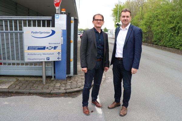 Andreas Frank (links), kaufmännischer Leiter beim Padersprinter und Geschäftsführer Oliver Eikenberg haben über die interne Aufarbeitung der Sexismus-Vorwürfe gesprochen. - © Mareike Gröneweg
