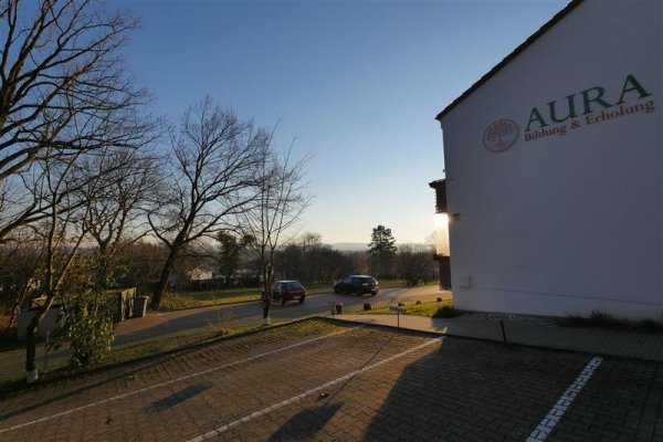 Vier Doppelhäuser und ein Einfamilienhaus sind nach neuer Planung am Johanna-Fuchs-Weg angedacht. - © Jost Wolf