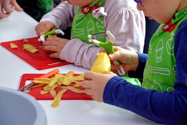 Kinder der Realschule sollen schon bald in der neuen Lehrküche im Medien- und Bildungszentrum kochen lernen. - © Symbolfoto Pixabay