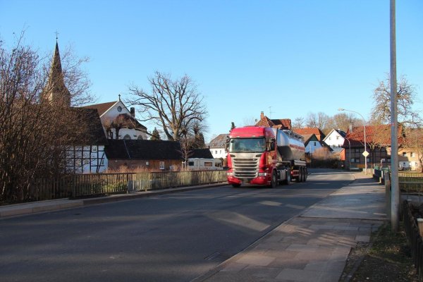 Die Brücke über die Bega in Bega soll schon bald neu gebaut werden. - © Nadine Uphoff