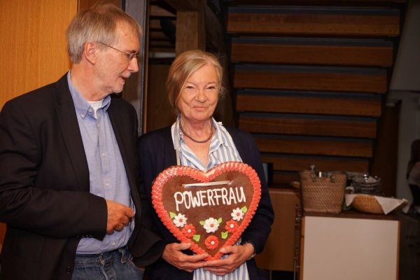 Chef und Freund: Ina Meise-Laukamp mit Geschäftsführer Udo Zippel. - © Stiftung Eben Ezer